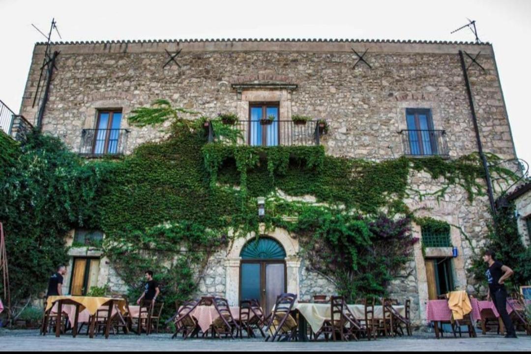 Agriturismo Feudo Tudia Landro 外观 照片